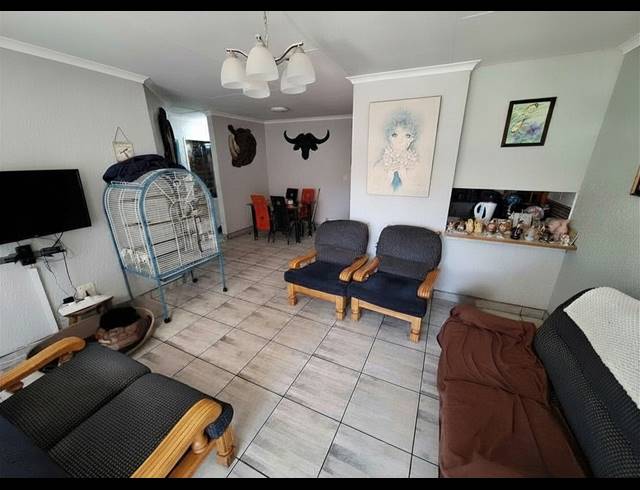 2 BEDROOM TOWNHOUSE FOR SALE IN DUNCANVILLE